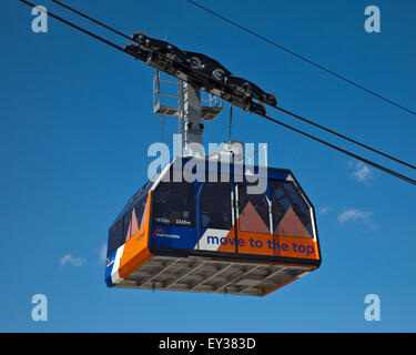 Kabine der Marmolada Seilbahn Lift von Malga Ciapela zur Serauta nach Punta Rocca, Dolomiten, Italien Stockfoto