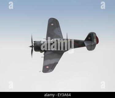 Curtiss H-75A-1 Hawk 75 uns Eindecker Jagdflugzeug fliegen im 2015 Flying Legends air Show Stockfoto