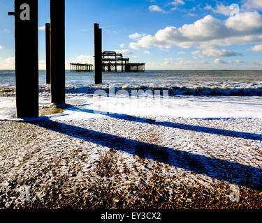 Das Skelett des was von der West Pier von Brighton bleibt Stockfoto