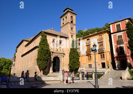 Kirche der Heiligen Anna (Iglesia de San Gil y Santa Ana) in Granada, Andalusien, Spanien Stockfoto