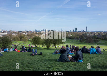 Blick vom Primrose Hill, Regents Park in Richtung central London, UK Stockfoto