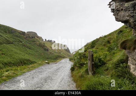 Straße nach Tintagel Castle, Cornwall, UK. Stockfoto