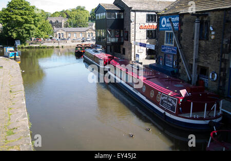 Schmale Boote am Kanal, Skipton, North Yorkshire, England, UK Stockfoto