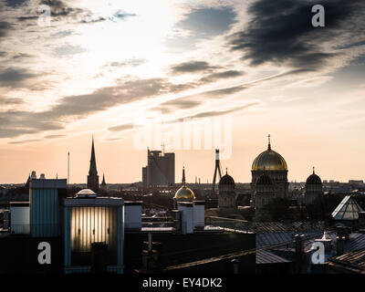 Panorama von Riga aus einem Gebäude Dach Stockfoto