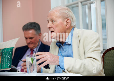 John Julius Norwich am literarischen Oldie Mittagessen 21.07.15 Stockfoto