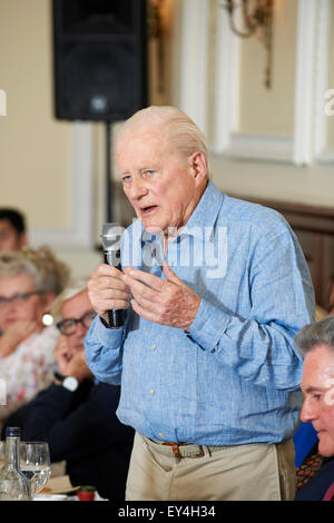 John Julius Norwich am literarischen Oldie Mittagessen 21.07.15 Stockfoto