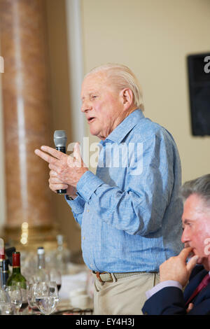 John Julius Norwich am literarischen Oldie Mittagessen 21.07.15 Stockfoto