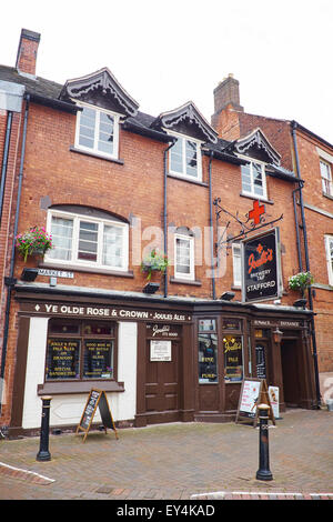 Ye Olde Rose und Krone Public House Market Street Stafford Staffordshire UK Stockfoto