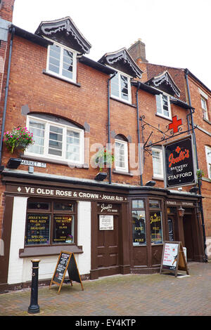 Ye Olde Rose und Krone Public House Market Street Stafford Staffordshire UK Stockfoto