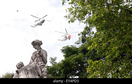 Brüssel, Belgien. 21. Juli 2015. Hubschrauber nehmen Teil an der Nationalfeiertag Millitary Parade in Brüssel, Belgien, am 21. Juli 2015. Bildnachweis: Wang Xiaojun/Xinhua/Alamy Live-Nachrichten Stockfoto