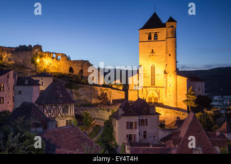 Dämmerung über mittelalterliche Stadt von Saint-Cirq-Lapopie, Vallee du Lot, Midi-Pyrenäen, Frankreich Stockfoto