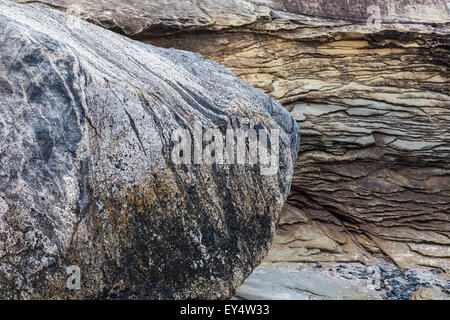 Abstrakte gemusterten Sandstein auf Schmuggler Park Strand auf Protection Island, Britisch-Kolumbien Stockfoto