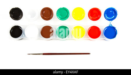 Pinsel und Farbe in verschiedenen Farben in Containern. Stockfoto