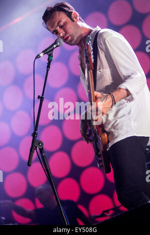 Bollate Mailand Italien. 21. Juli 2015. Die britische Indie-Rock-Band THE KOOKS bei Villa Arconati während der "Villa Arconati Festival" Credit tritt: Rodolfo weitertransferiert/Alamy Live News Stockfoto