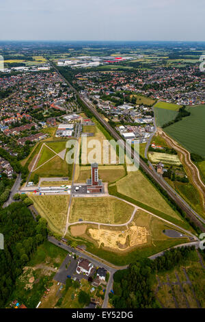 Zeche Königsborn Bönen Zeche, Ostpol, gelbe Markierung, Zeche Turm, Bönen, Ruhr District, North Rhine-Westphalia, Deutschland Stockfoto