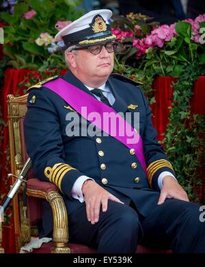 Brüssel, Belgien. 21. Juli 2015. Prinz Laurent von Belgien besucht eine Militärparade in Brüssel, 21. Juli 2015. Foto: Patrick van Katwijk / POINT DE VUE, - kein Draht-SERVICE-/ Dpa/Alamy Live News Stockfoto