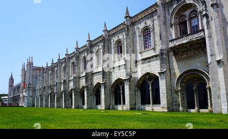 Außenseite des Hieronymus Architektur in Lissabon Portugal Stockfoto