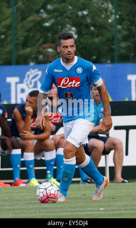 Dimaro, Italien. 21. Juli 2015. Christian Maggio während Fußball-Freundschaftsspiel zwischen Ssc Napoli und Ananue für Vorsaison Sommertraining Italien Fußballmannschaft SSC Napoli in Dimaro Italien.  Bildnachweis: Agnfoto/Alamy Live-Nachrichten Stockfoto