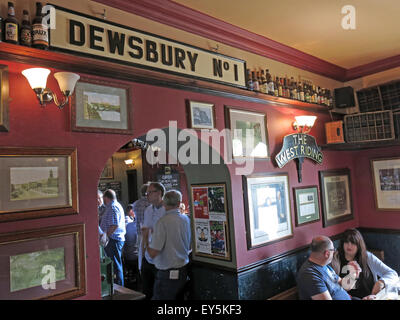 Westen Reiten Pub, Bahnhof Dewsbury, West Yorkshire, England, UK, Dewsbury Nr. 1 Stockfoto