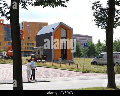 Klein und billig Fertighaus Haus, das überall gesetzt werden kann, entwickelt von der niederländischen Firma Heijmans, in Breda, Niederlande. Stockfoto