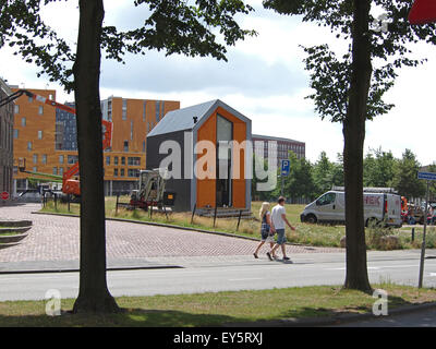 Klein und billig Fertighaus Haus, das überall gesetzt werden kann, entwickelt von der niederländischen Firma Heijmans, in Breda, Niederlande. Stockfoto