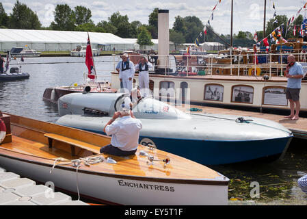 Blue Bird K3, Hydroplane Rennboot an der Themse traditionellen Boat Festival, Fawley Wiesen, Henley On Thames, Oxfordshire, England Stockfoto