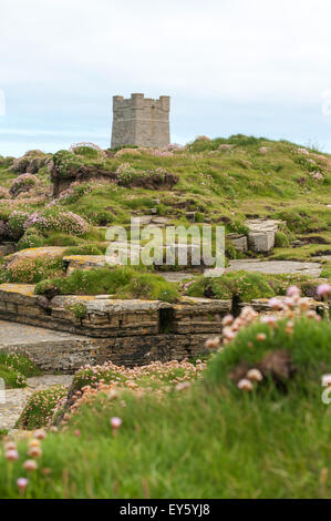 Die Kitchener-Denkmal am Marwick Head, Orkney. Das Denkmal erinnert an den Untergang der HMS Hampshire im Jahr 1916 Stockfoto