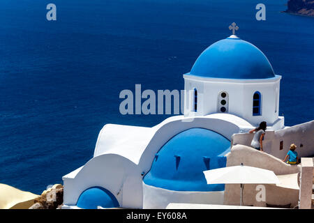 Griechisch-orthodoxe Kirche in Oia, Santorini, Kykladen, Griechenland, Europa Stockfoto