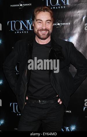 Ein Prosit auf die 2015 Tony Awards Creative Arts nominierten statt im Hudson Terrace – Ankünfte.  Mitwirkende: Nathaniel Parker wo: New York City, New York, Vereinigte Staaten, wann: 20. Mai 2015 Stockfoto