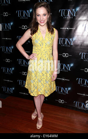 Ein Prosit auf die 2015 Tony Awards Creative Arts nominierten statt im Hudson Terrace – Ankünfte.  Mitwirkende: Laura Osnes Where: New York City, New York, Vereinigte Staaten, wann: 20. Mai 2015 Stockfoto