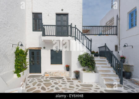 Agosta im Hafen von Naoussa Paros Stockfoto