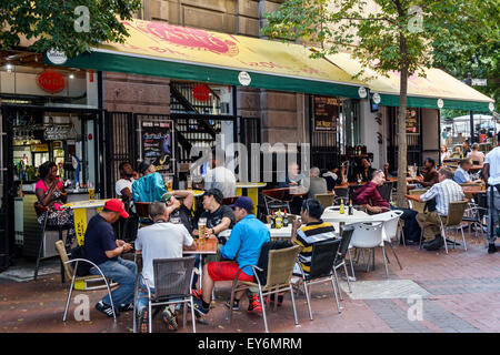 Kapstadt Südafrika,Stadtzentrum,Zentrum,Green Market Square,Restaurant Restaurants Essen Essen Essen Cafe Cafés,Außenterrasse Tische,Tische,S Stockfoto