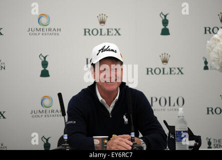 Sunningdale, UK. 22. Juli 2015. Tom Watson der USA befasst sich mit die Medien während einer Pressekonferenz bei der Senior Open Championship im Sunningdale Golf Club am 22. Juli 2015 in Sunningdale, England Credit: David Partridge / Alamy Live News Stockfoto