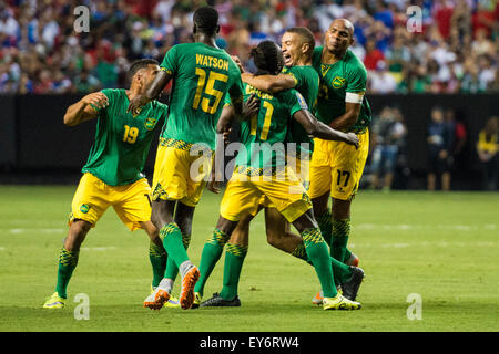 Atlanta, GA, USA. 22. Juli 2015. Jamaika feiert ihr erste Ziel während des CONCACAF Gold Cup-Halbfinale zwischen den USA und Jamaika im Georgia Dome in Atlanta, GA. Jacob Kupferman/CSM/Alamy Live News Stockfoto