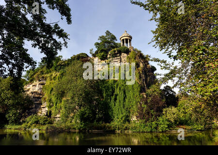 Temple De La Sibylle, Rotunde auf der Ile du Belvédère im Parc des Buttes Chaumont, Paris, Frankreich Stockfoto