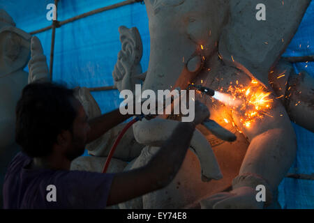 Hindu-Gott Ganesha Idol Bau für Ganesh Festival in mumbai Stockfoto