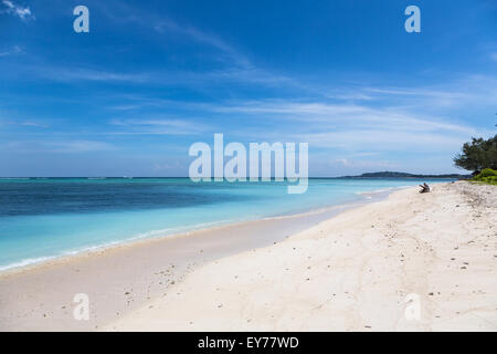 Gili Air ist eine kleine tropische Insel, die direkt an der Küste von Lombok in Indonesien liegt. Stockfoto