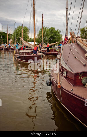 Norfolk Erbe Flotte des Jägers Gaff Rig Yachten Hickling Staithe in den Norfolk Broads, Norfolk, England UK angekommen. Stockfoto