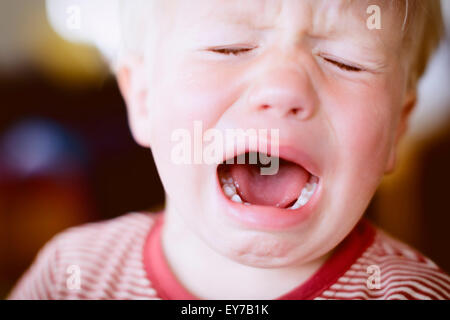 Baby Junge, 2 Jahre, Weinen. Stockfoto