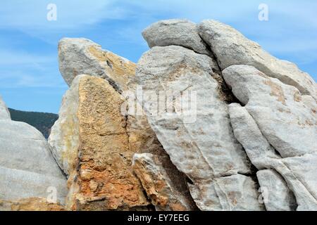 Weiße Marmor Felsen auf der Insel Thassos in Griechenland Stockfoto