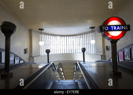 Rolltreppe St Johns Wood-u-Bahnstation in London England UK Stockfoto