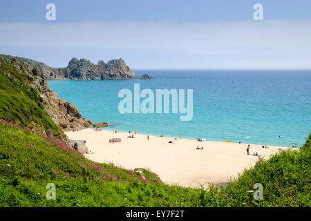 Cornwall, Porthcurno Beach and Cove, England, Großbritannien im Sommer Stockfoto