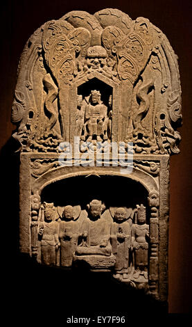 Buddhistische Stele Stein errichtet von Ma Shi Yue, nördlichen Qi n. 572 Shanghai Museum alter chinesischer Kunst China (nördliche Q war einer der nördlichen Dynastien der chinesischen Geschichte und regierte Nordchina von 550 bis 577) Stockfoto