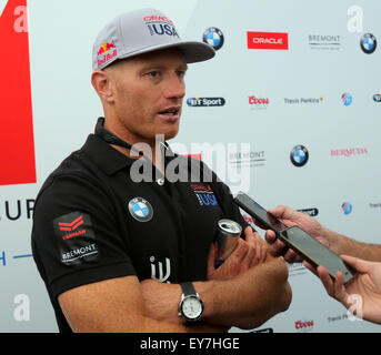 Southsea, Hampshire, UK. 23. Juli 2015. Rennyachten angekommen aus Southsea Common für die America Cup World Series. Die Skipper-Pressekonferenz im Pressezentrum beim Americas Cup Credit: Uknip / Alamy Live News Stockfoto