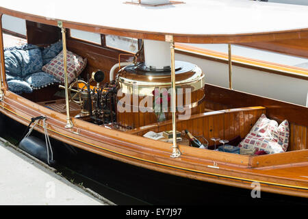 1954 Steam Launch "Firebird" an der Themse traditionellen Boot Festival, Fawley Wiesen, Henley On Thames, Oxfordshire, England Stockfoto