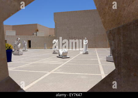 Statuen außerhalb des Königreichs Nationalmuseum, Manama, Bahrain Stockfoto