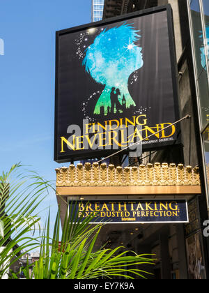 "Finding Neverland" Theater Festzelt in Times Square, New York Stockfoto