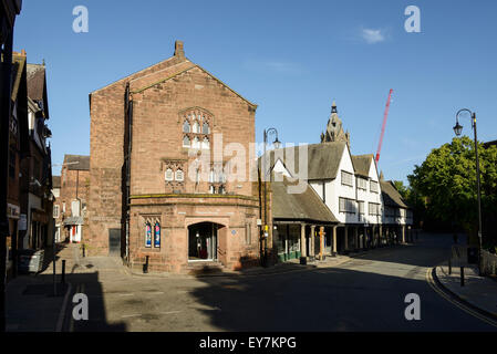 St Nicholas Chapel St Werburgh Street in Chester City centre, die jetzt ein Superdrug Speicher ist Stockfoto