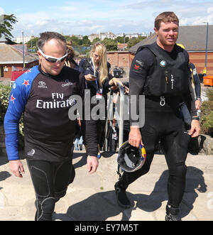 Southsea, Hampshire Donnerstag, 23. Juli 2015. Rennyachten angekommen aus Southsea Common für die America Cup World Series. Die Skipper-Pressekonferenz im Pressezentrum beim Americas Cup Oracle Team USA Skipper: Jimmy Spithill Artemis Racing Skipper: Nathan Outteridge, BAR – Ben Ainslie Racing Skipper/Steuermann: Sir Ben Ainslie Softbank Team Japan Skipper: Dean Barker Groupama Team Frankreich Skipper / Steuermann: Franck Cammas, Emirates Team New Zealand Skipper: Peter Burling. Bildnachweis: Uknip / Alamy Live News Stockfoto