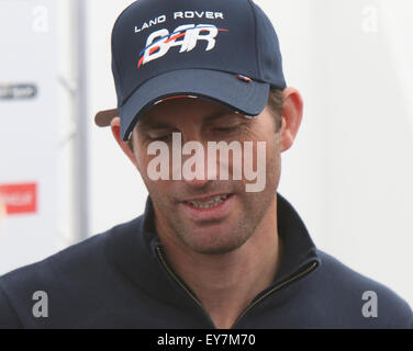 Southsea, Hampshire Donnerstag, 23. Juli 2015. Rennyachten angekommen aus Southsea Common für die America Cup World Series. Die Skipper-Pressekonferenz im Pressezentrum beim Americas Cup Oracle Team USA Skipper: Jimmy Spithill Artemis Racing Skipper: Nathan Outteridge, BAR – Ben Ainslie Racing Skipper/Steuermann: Sir Ben Ainslie Softbank Team Japan Skipper: Dean Barker Groupama Team Frankreich Skipper / Steuermann: Franck Cammas, Emirates Team New Zealand Skipper: Peter Burling. Bildnachweis: Uknip / Alamy Live News Stockfoto